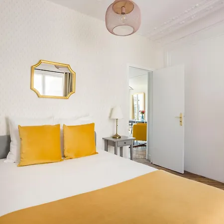 Merveil Family - Tilsitt - Eiffel Tower View Apartment